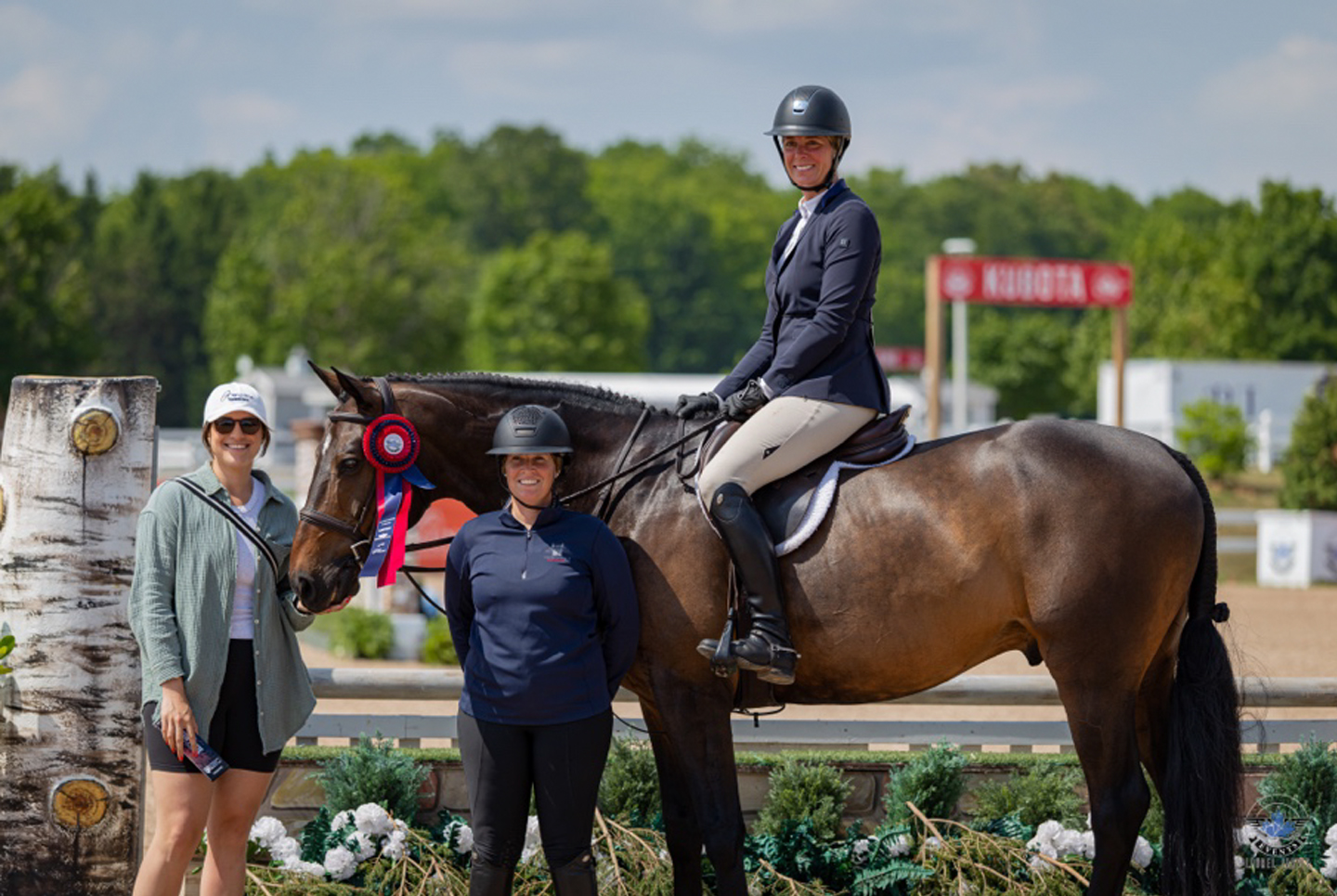 (Julie Watt and Ep To You; photo credit Laurel Jarvis Photo)